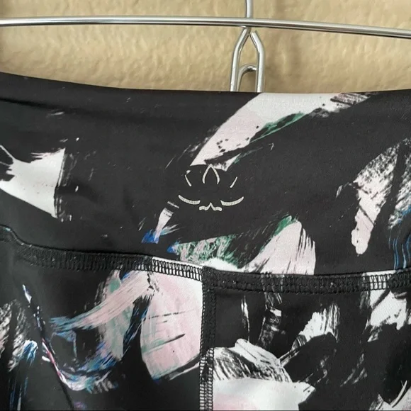 Beyond Yoga Lux Palette Essential Long Legging - Picture 4 of 5